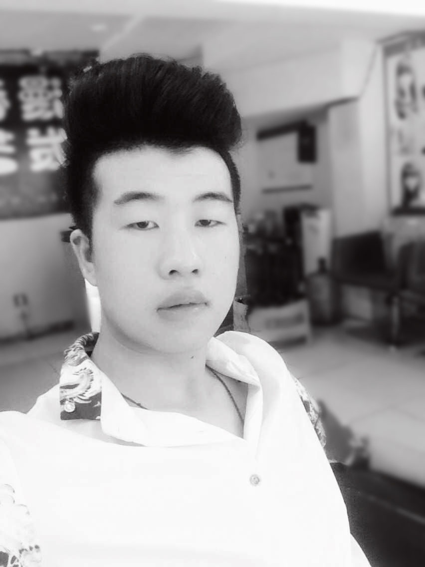 馮志強-美發(fā)學(xué)員