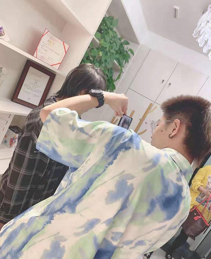 解培-美發(fā)學員